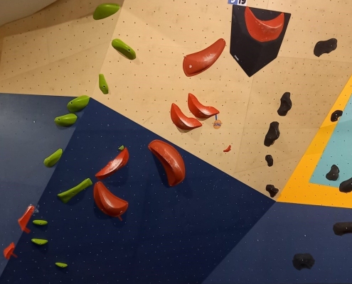 La-pile-switzerland-boulder-climbing-wall04